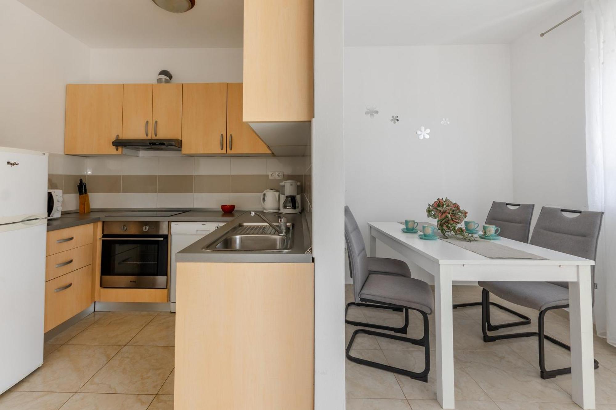 Apartment Village นิน ภายนอก รูปภาพ