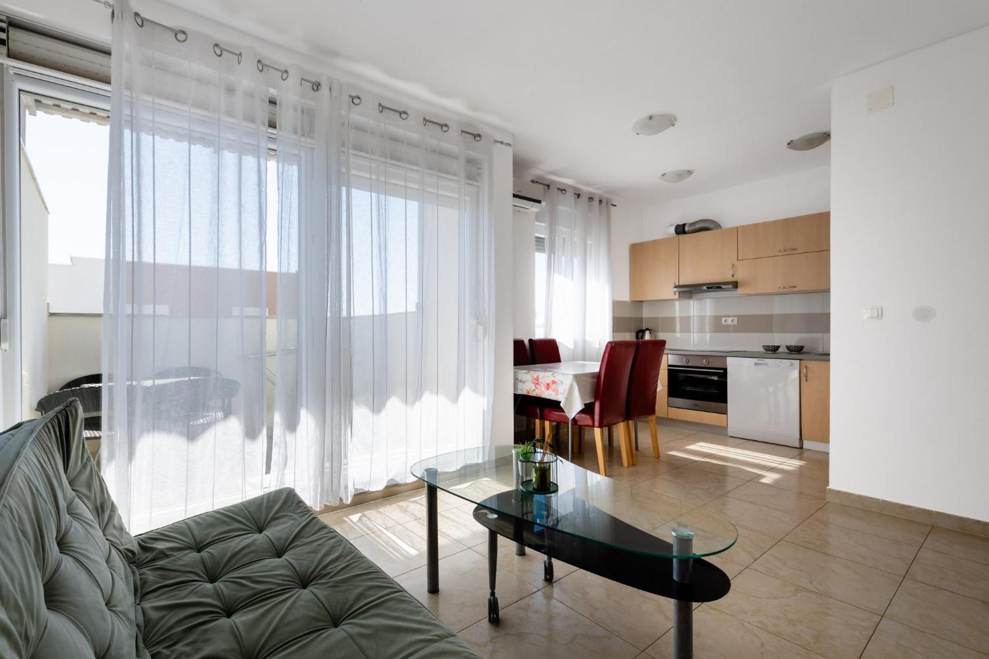 Apartment Village นิน ภายนอก รูปภาพ
